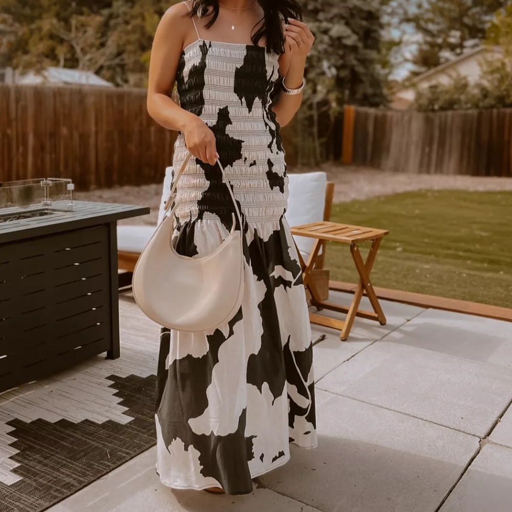 H&m maxi dress with smocked-waist maxi dress  print black/cream BNWT